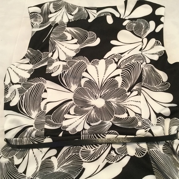 EnFocus Studio - Floral Print Dress - Picture 4 of 8